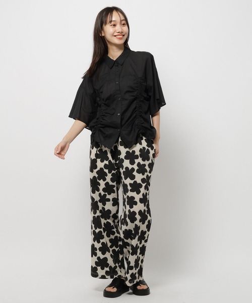 niko and...(ニコアンド)の「コットンシャーリングリボンシャツ(シャツ/ブラウス・レディース・オフホワイト/ブラック/イエロー/ブルー・SHORT/LONG)」の16枚目の写真