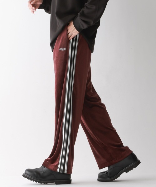 RAGEBLUE(レイジブルー)の「サイドライン/ベロアワイドストレートトラックパンツ【セットアップ可】(スウェットパンツ・メンズ・ネイビー/ワインレッド/オフホワイト/ブラック・MEDIUM/LARGE)」の4枚目の写真