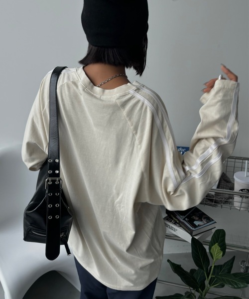 SHAGGIE（シャギー）の「サテンラインヴィンテージウォッシュ加工ロングTEEシャツ（Tシャツ/カットソー・レディース・チャコールグレー/ボルドー/ベージュ・FREE）」の20枚目の写真