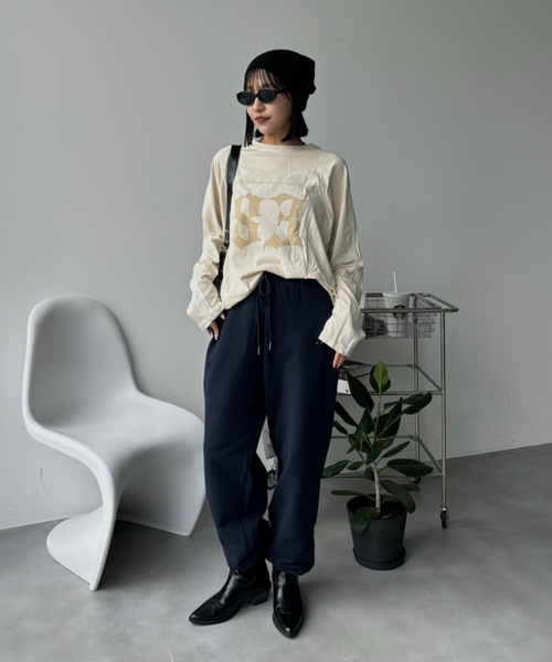 SHAGGIE（シャギー）の「サテンラインヴィンテージウォッシュ加工ロングTEEシャツ（Tシャツ/カットソー・レディース・チャコールグレー/ボルドー/ベージュ・FREE）」の21枚目の写真