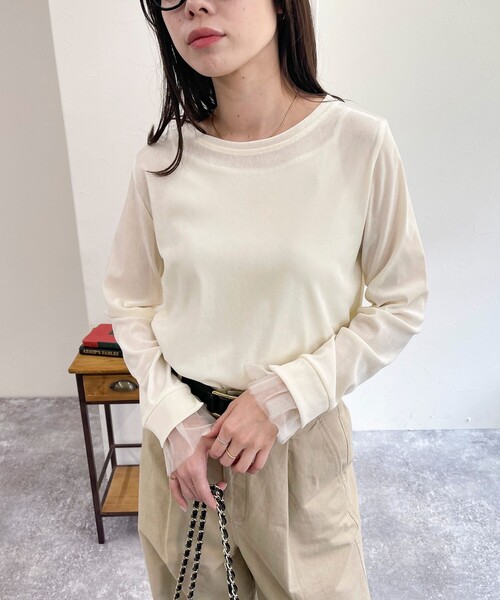 fredy emue（フレディエミュ）の「フロッキー袖チュールプルオーバー（Tシャツ/カットソー・レディース・アイボリー/チャコールグレー/ブラック・38）」の2枚目の写真