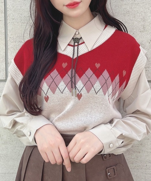 F i.n.t（フィント）の「アーガイル柄ハートニットベスト/fint（ベスト・レディース・レッド/ミント・FREE）」の2枚目の写真