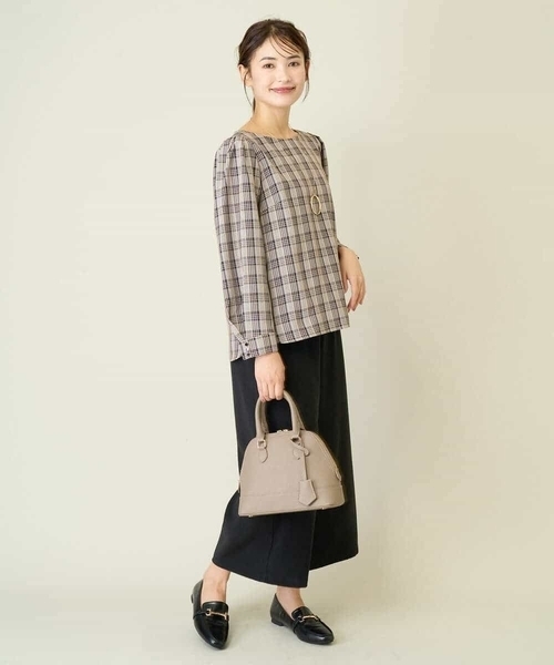 a.v.v(アーヴェヴェ)の「【WEB限定】チェックタックスリーブブラウス(シャツ/ブラウス・レディース・ネイビー/ベージュ・36/34/38/42/40)」の5枚目の写真