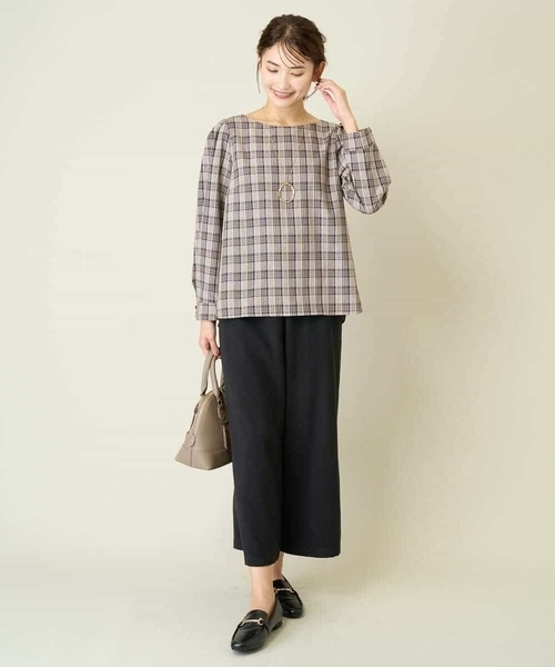 a.v.v(アーヴェヴェ)の「【WEB限定】チェックタックスリーブブラウス(シャツ/ブラウス・レディース・ネイビー/ベージュ・36/34/38/42/40)」の7枚目の写真