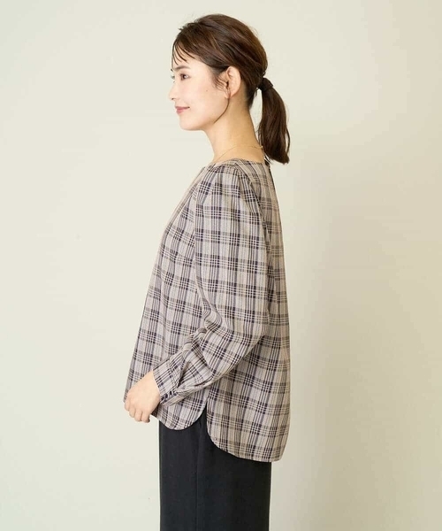 a.v.v(アーヴェヴェ)の「【WEB限定】チェックタックスリーブブラウス(シャツ/ブラウス・レディース・ネイビー/ベージュ・36/34/38/42/40)」の21枚目の写真