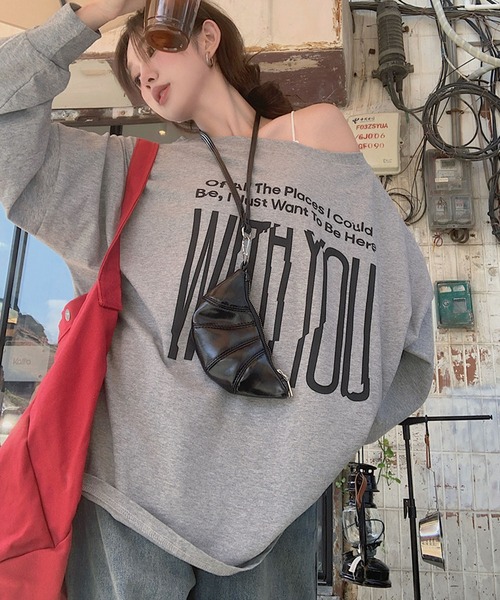 meJane(ミージェーン)の「BIGロゴ 2WAYワンショルダー長袖ロンT(Tシャツ/カットソー・レディース・グレー/レッド・FREE)」の14枚目の写真