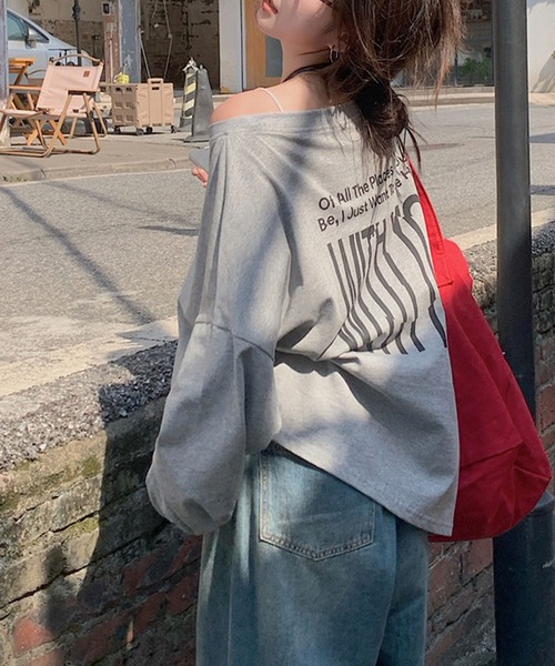 meJane(ミージェーン)の「BIGロゴ 2WAYワンショルダー長袖ロンT(Tシャツ/カットソー・レディース・グレー/レッド・FREE)」の7枚目の写真