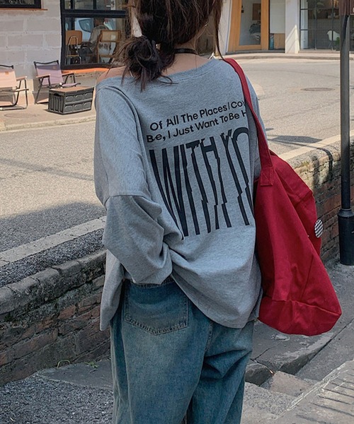 meJane(ミージェーン)の「BIGロゴ 2WAYワンショルダー長袖ロンT(Tシャツ/カットソー・レディース・グレー/レッド・FREE)」の16枚目の写真