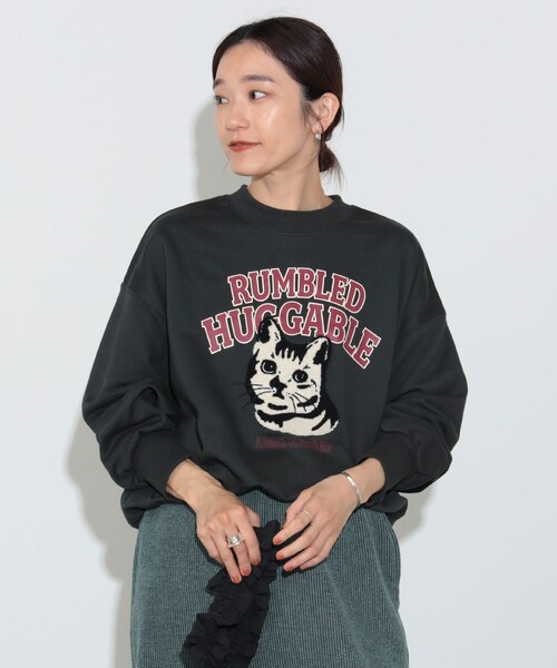 BEAMS HEART（ビームスハート）の「キャット刺繍 クルーネック