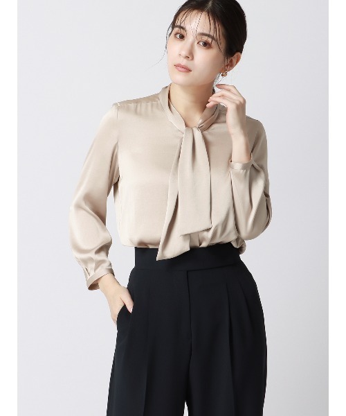 SUIT SQUARE（スーツスクエア）の「アスコットタイブラウス 8分袖 ハンドウォッシュ ヴィンテージサテン 無地（シャツ/ブラウス・レディース・アイボリー/ラベンダー/ブルー/ブラウン/ベージュ・38(9号)/40(11号)）」の3枚目の写真