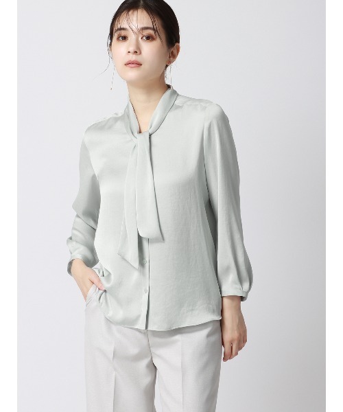 SUIT SQUARE（スーツスクエア）の「アスコットタイブラウス 8分袖 ハンドウォッシュ ヴィンテージサテン 無地（シャツ/ブラウス・レディース・アイボリー/ラベンダー/ブルー/ブラウン/ベージュ・38(9号)/40(11号)）」の4枚目の写真