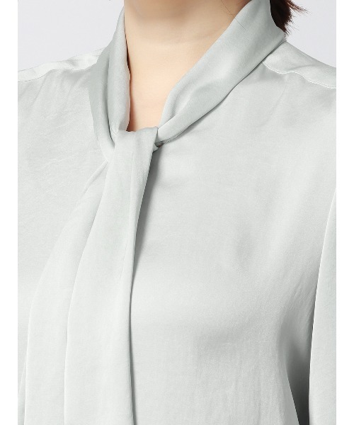 SUIT SQUARE（スーツスクエア）の「アスコットタイブラウス 8分袖 ハンドウォッシュ ヴィンテージサテン 無地（シャツ/ブラウス・レディース・アイボリー/ラベンダー/ブルー/ブラウン/ベージュ・38(9号)/40(11号)）」の17枚目の写真