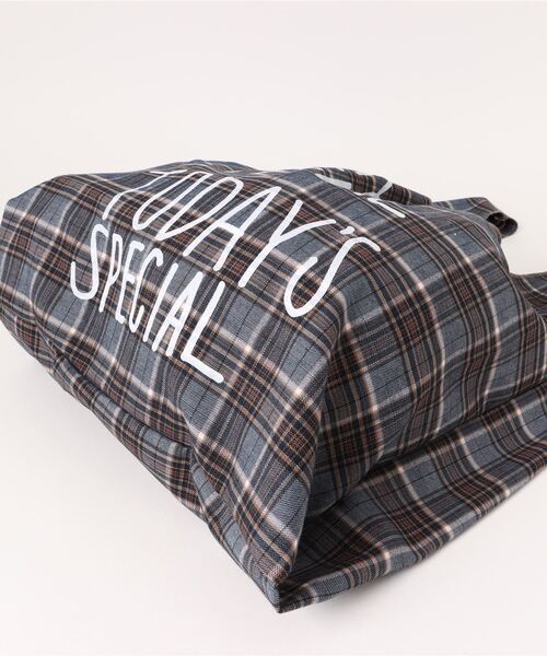 TODAY'S SPECIAL（トゥデイズスペシャル）の「【数量限定】【TODAY'S SPECIAL】チェックマルシェバッグ M/361327（エコバッグ/サブバッグ・レディース・ベージュ系その他/ブルー系その他・MEDIUM）」の4枚目の写真