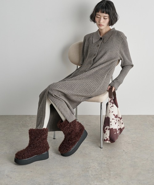 THE YOn（ザヨン）の「リブニットポロワンピース（ワンピース・レディース・レディッシュグレー/セージグリーン/アイボリー/イエロー/グレイッシュベージュ・FREE）」の3枚目の写真