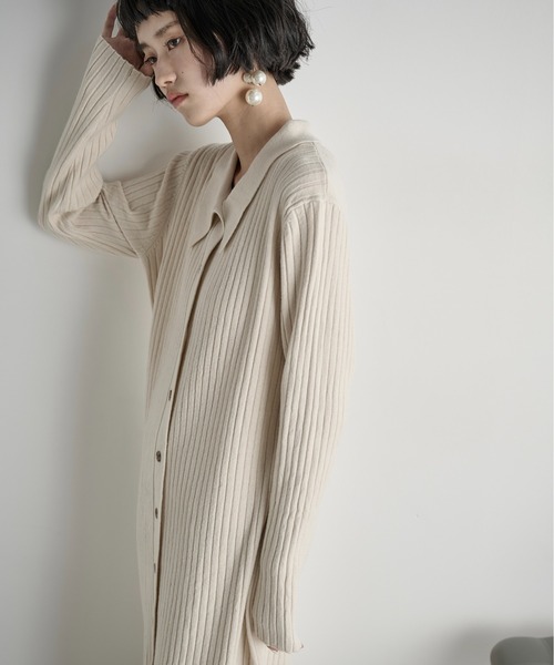 THE YOn（ザヨン）の「リブニットポロワンピース（ワンピース・レディース・レディッシュグレー/セージグリーン/アイボリー/イエロー/グレイッシュベージュ・FREE）」の22枚目の写真