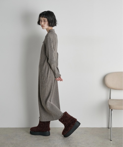 THE YOn（ザヨン）の「リブニットポロワンピース（ワンピース・レディース・レディッシュグレー/セージグリーン/アイボリー/イエロー/グレイッシュベージュ・FREE）」の13枚目の写真