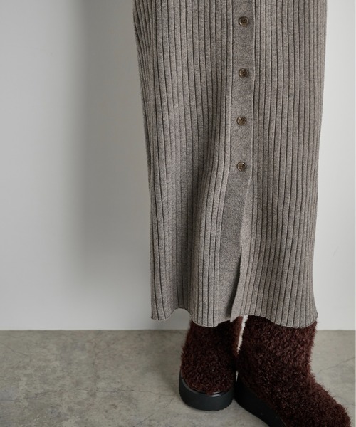 THE YOn（ザヨン）の「リブニットポロワンピース（ワンピース・レディース・レディッシュグレー/セージグリーン/アイボリー/イエロー/グレイッシュベージュ・FREE）」の16枚目の写真