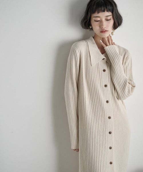 THE YOn（ザヨン）の「リブニットポロワンピース（ワンピース・レディース・レディッシュグレー/セージグリーン/アイボリー/イエロー/グレイッシュベージュ・FREE）」の21枚目の写真