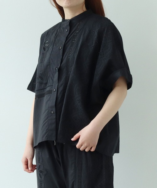 かわいい新作 △カットワーク刺繍 スクエアブラウス（シャツ/ブラウス）｜yuni トップス