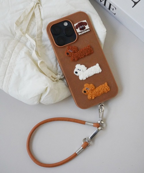 Port(ポート)の「【 Port / ポート 】 ストラップ付き 犬 モチーフ iPhoneケース #(スマホケース/カバー・レディース・ブラウン/マルチ/その他・E/G/B/D/H/C/A/F/J/I)」の1枚目の写真