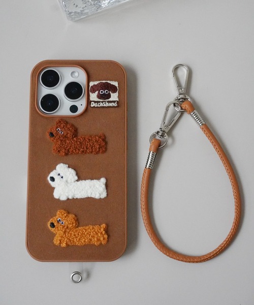 Port(ポート)の「【 Port / ポート 】 ストラップ付き 犬 モチーフ iPhoneケース #(スマホケース/カバー・レディース・ブラウン/マルチ/その他・E/G/B/D/H/C/A/F/J/I)」の5枚目の写真