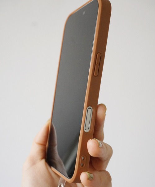 Port(ポート)の「【 Port / ポート 】 ストラップ付き 犬 モチーフ iPhoneケース #(スマホケース/カバー・レディース・ブラウン/マルチ/その他・E/G/B/D/H/C/A/F/J/I)」の9枚目の写真