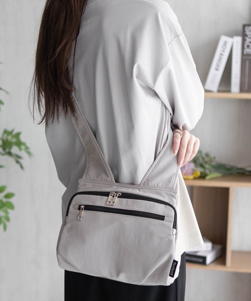 HusHusH（ハッシュアッシュ）の「【新色追加】HusHusH ハッシュアッシュ 人間工学ナイロンショルダーバッグ（ショルダーバッグ・レディース・グレー/ブラック・フリー）」の11枚目の写真