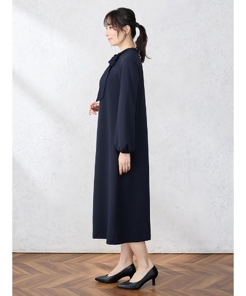 Perfect Suit FActory（パーフェクトスーツファクトリー）の「ブローチ付き　ボウタイワンピース　ブラック/ネイビー（ワンピース・レディース・ブラック/ネイビー・M/L）」の10枚目の写真