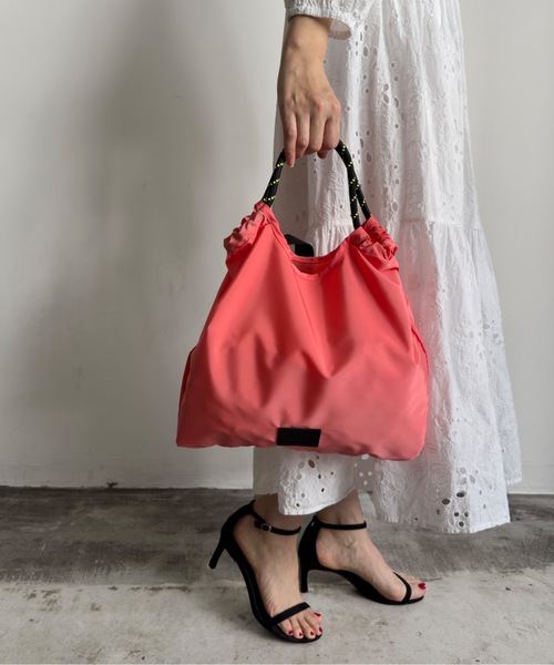 SPRUCE（スプルース）の「EM:チャドコードトート ポケッタブル超軽量バッグ　 約92g カラフルトートバッグ（トートバッグ・レディース・ブラック/ホワイト/ピンク/イエロー・FREE）」の12枚目の写真