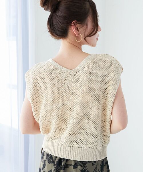 le.coeur blanc（ルクールブラン）の「《手洗い可能》スパンコールメッシュ2WAYニットベスト（ベスト・レディース・ネイビー/グレー/アイボリー・38）」の2枚目の写真