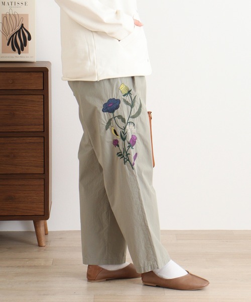 うめひろ様へ EMAGO サイド花刺繍ストレートパンツ（その他パンツ）｜Emago