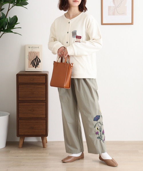 Emago(イマゴ)の「EMAGO サイド花刺繍ストレートパンツ(その他パンツ・レディース・ベージュ/ブラック/カーキ・FREE)」の15枚目の写真