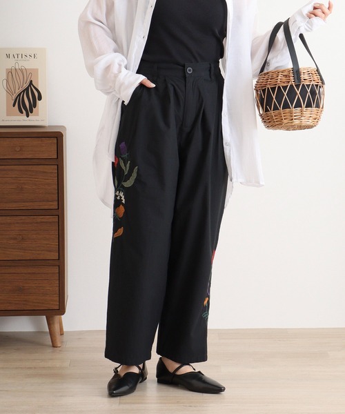 EMAGO サイド花刺繍ストレートパンツ（その他パンツ）｜Emago