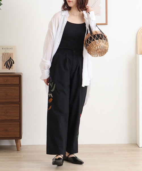 Emago. イマゴ　切り替え　パンツ　新品 EMAGO ﾈｺ釦刺繍ﾊﾟﾝﾂ（その他パンツ）｜Emago（イマゴ）の