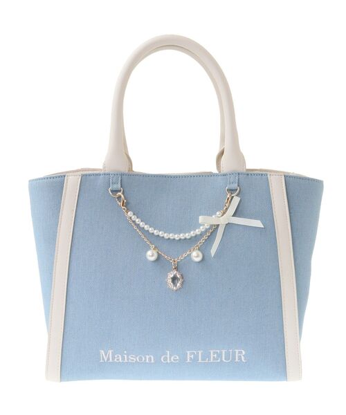 Maison de FLEUR（メゾンドフルール）の「チャーム付きデニム2Wayトートバッグ（トートバッグ・レディース・ライトブルー/インディゴブルー・FREE）」の15枚目の写真