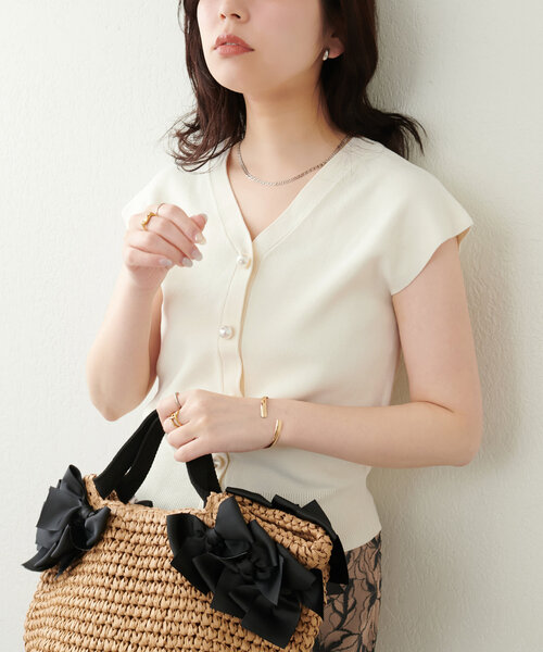 natural couture（ナチュラルクチュール）の「BIGパールノースリニット（ニット/セーター・レディース・ミント/ピンク/ブルー/アイボリー/ブラック・FREE）」の2枚目の写真