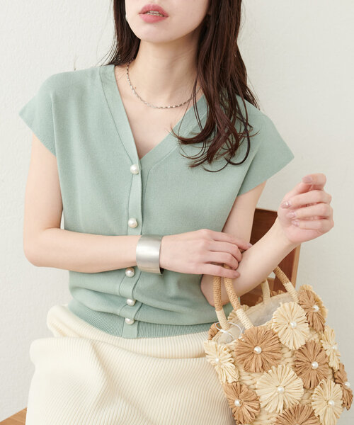 natural couture（ナチュラルクチュール）の「BIGパールノースリニット（ニット/セーター・レディース・ミント/ピンク/ブルー/アイボリー/ブラック・FREE）」の3枚目の写真