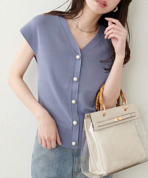 natural couture（ナチュラルクチュール）の「BIGパールノースリニット（ニット/セーター・レディース・ミント/ピンク/ブルー/アイボリー/ブラック・FREE）」の4枚目の写真