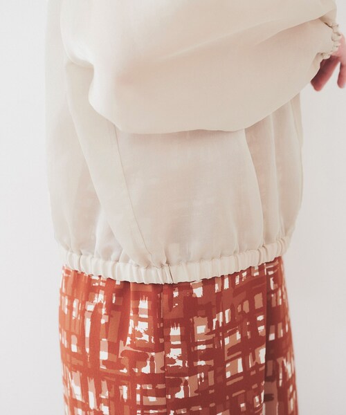 UNTITLED（アンタイトル）の「【トレンド/洗える/軽い】シアーブルゾン（ブルゾン・レディース・ダークブラウン/チャコールグレー/ライトベージュ・00/01/02/03/04/44/48/50）」の5枚目の写真