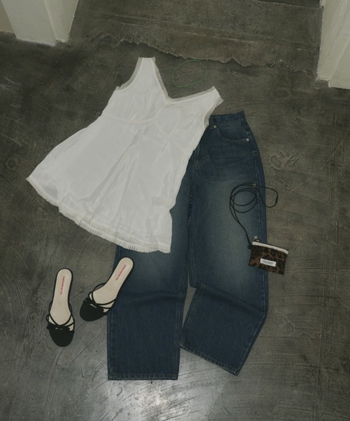 GIUNON(ジウノン)の「wide curve denim pants / ワイドカーブデニムパンツ(デニムパンツ・レディース・ブルー・0/1)」の17枚目の写真