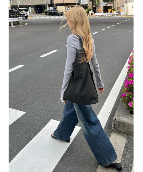 GIUNON(ジウノン)の「wide curve denim pants / ワイドカーブデニムパンツ(デニムパンツ・レディース・ブルー・0/1)」の6枚目の写真