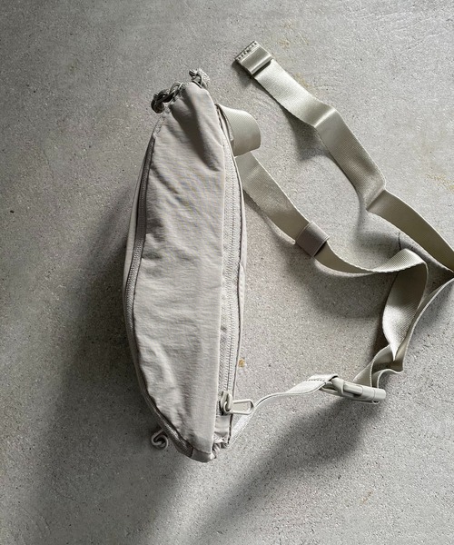 バッグ・カバンその他 [The North Face] W NEVER STOP LUMBAR - GRAYISH_BEIGE THE NORTH FACE ウエストポーチ ウエストバッグ 「THE FACE」W