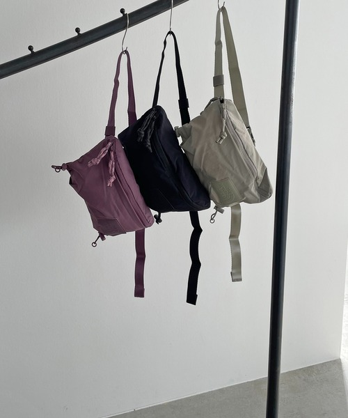 THE NORTH FACE（ザノースフェイス）の「【THE NORTH FACE】W NEVER STOP LUMBAR（ボディバッグ/ウエストポーチ・レディース・ブラック/ベージュ/パープル・FREE）」の8枚目の写真