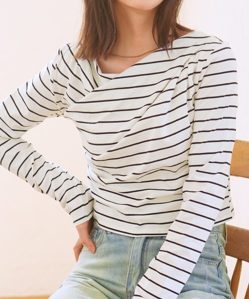 Rejoule(リジュール)の「ドレープデザイン ロングスリーブボーダートップス(Tシャツ/カットソー・レディース・ホワイト×ブラック/ブラック×ホワイト・FREE)」の2枚目の写真