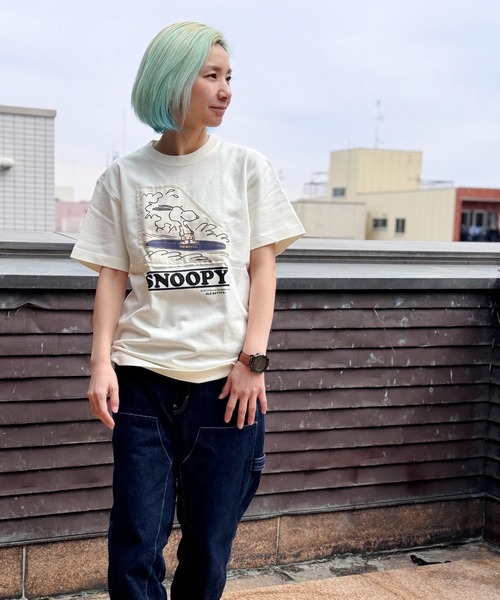 SNOOPY×OLD BETTY'S(スヌーピーカケルオールドベティーズ)の「スヌーピー【SNOOPY】organic cotton T-shirts(SURFIN)(Tシャツ/カットソー・レディース・ダークネイビー/ブラック/オフホワイト/ベージュ系その他・M/XL/L)」の6枚目の写真
