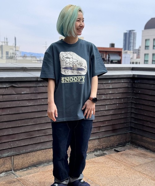 SNOOPY×OLD BETTY'S(スヌーピーカケルオールドベティーズ)の「スヌーピー【SNOOPY】organic cotton T-shirts(SURFIN)(Tシャツ/カットソー・レディース・ダークネイビー/ブラック/オフホワイト/ベージュ系その他・M/XL/L)」の16枚目の写真