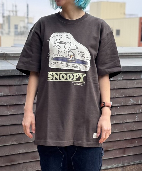 SNOOPY×OLD BETTY'S(スヌーピーカケルオールドベティーズ)の「スヌーピー【SNOOPY】organic cotton T-shirts(SURFIN)(Tシャツ/カットソー・レディース・ダークネイビー/ブラック/オフホワイト/ベージュ系その他・M/XL/L)」の19枚目の写真
