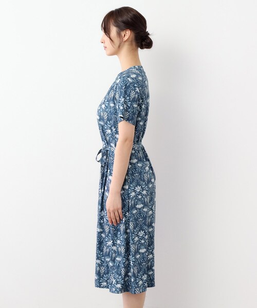LAURA ASHLEY(ローラアシュレイ)の「【WEB限定/M~LL3サイズ/ジャージ素材】パルテール柄 ワンピース(ワンピース・レディース・ネイビー系6・42/40/38)」の14枚目の写真