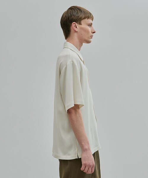 UNITED TOKYO（ユナイテッドトウキョウ）の「COLD DRY PLEATS オープンカラーシャツ（シャツ/ブラウス・メンズ・オリーブ/ブラック/ダークグレー/オフホワイト・1/2）」の11枚目の写真