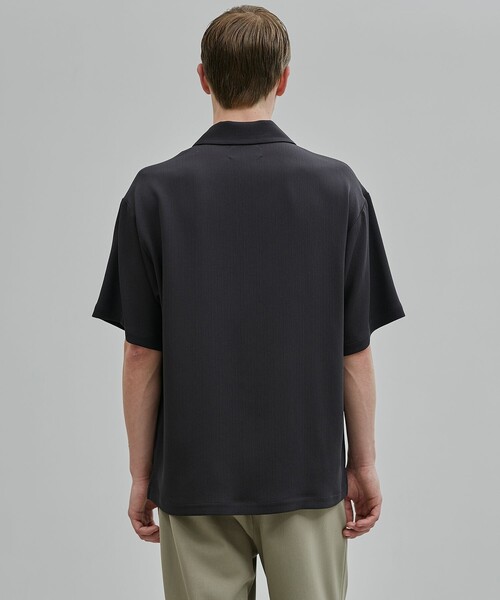 UNITED TOKYO（ユナイテッドトウキョウ）の「COLD DRY PLEATS オープンカラーシャツ（シャツ/ブラウス・メンズ・オリーブ/ブラック/ダークグレー/オフホワイト・1/2）」の15枚目の写真